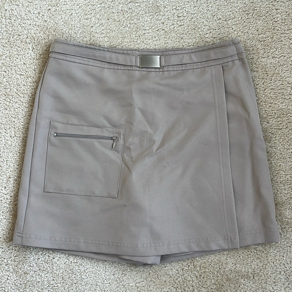 Like New Lee School Uniform Skort in Childrens Size 16 / Womens Size 4 - Picture 1 of 6